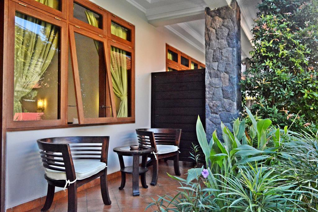 Yulia 2 Homestay Sanur Exterior foto